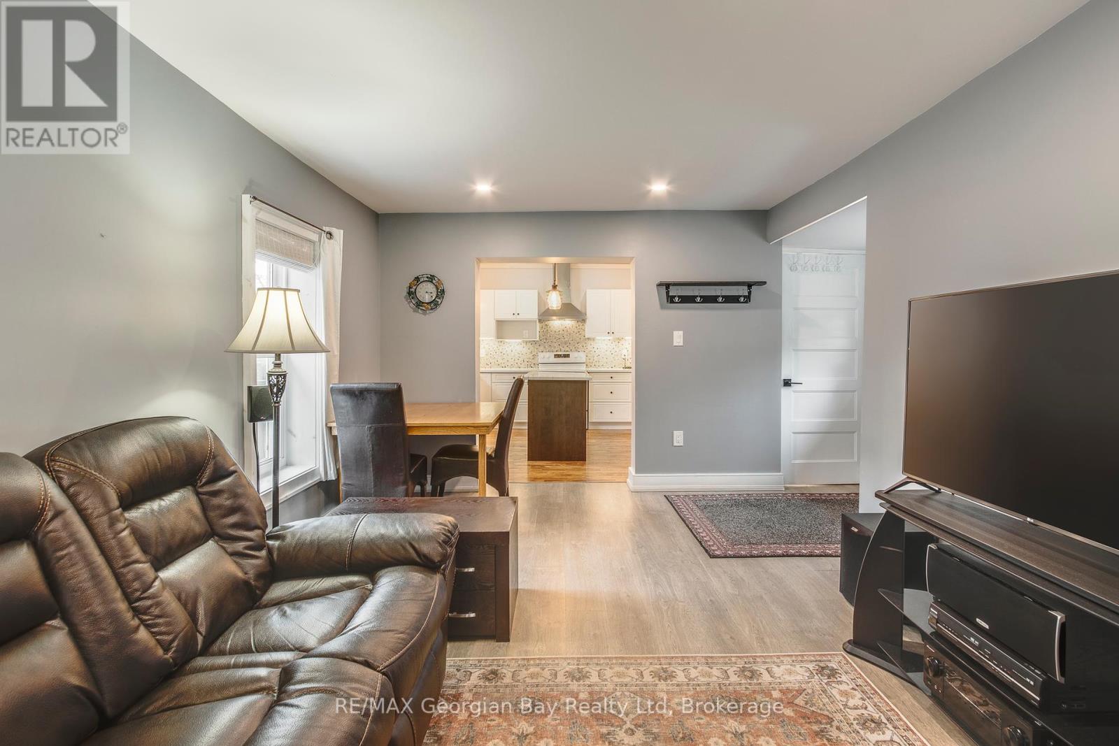 641 Bay Street, Midland, Ontario  L4R 1L8 - Photo 12 - S12127987