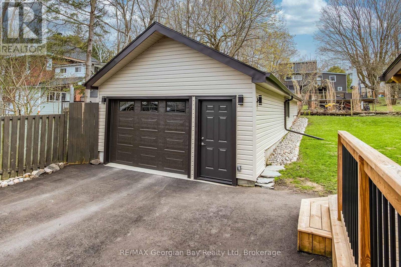 641 Bay Street, Midland, Ontario  L4R 1L8 - Photo 27 - S12127987