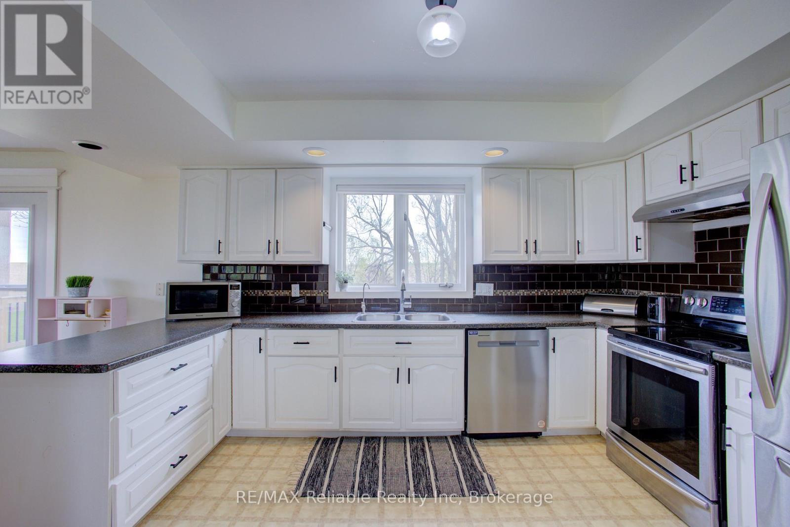 77260 Kinburn Line, Huron East, Ontario  N0K 1W0 - Photo 11 - X12127938