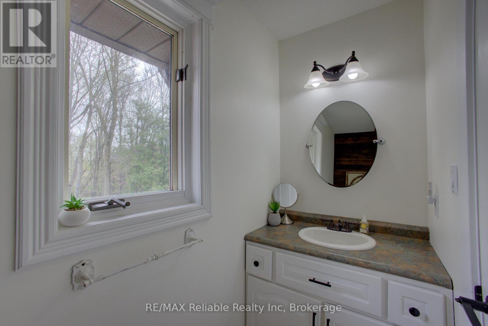 77260 Kinburn Line, Huron East, Ontario  N0K 1W0 - Photo 15 - X12127938