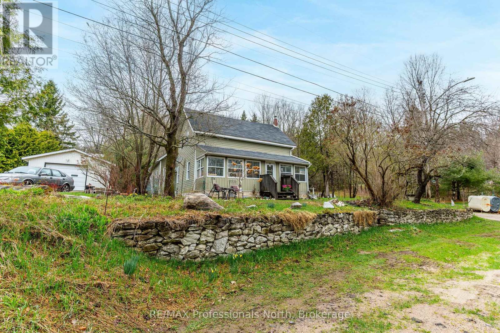 66 Faraday Street, Bancroft, Ontario  K0L 1C0 - Photo 2 - X12128015
