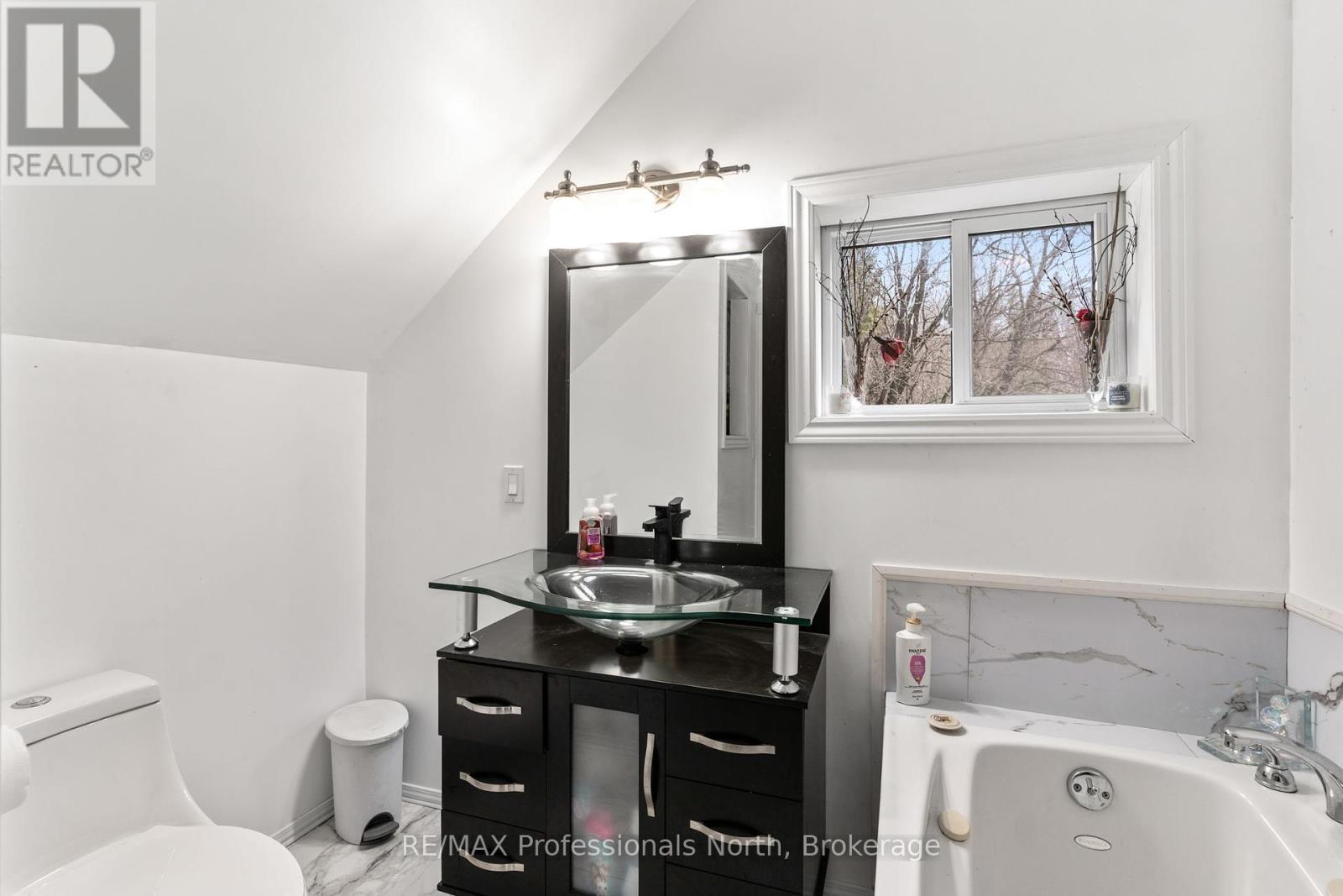 66 Faraday Street, Bancroft, Ontario  K0L 1C0 - Photo 28 - X12128015
