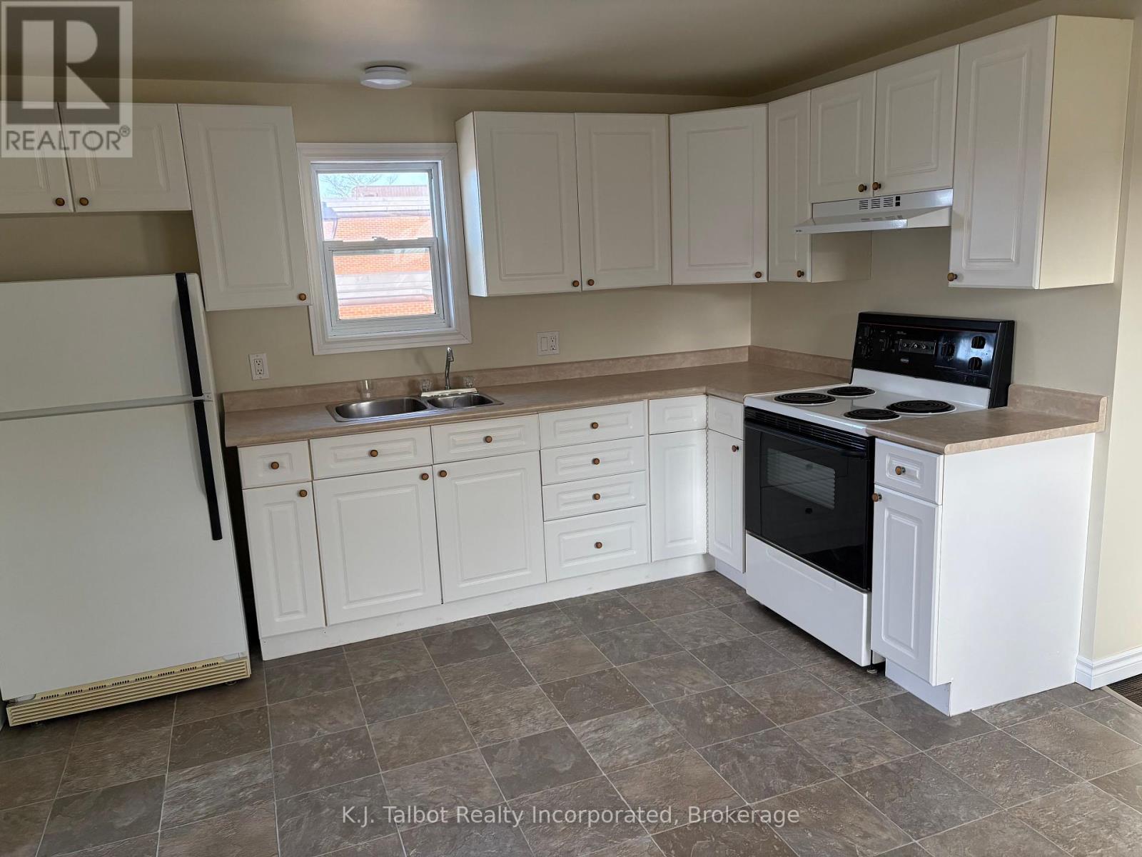 53 West Street, Goderich, Ontario  N7A 2K5 - Photo 13 - X12128020