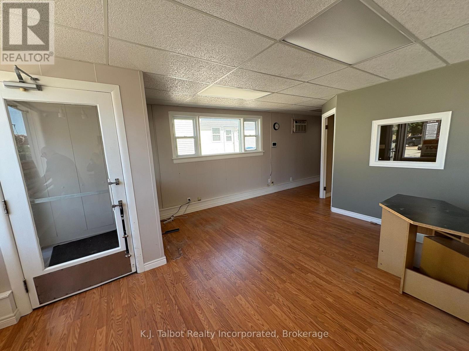 53 West Street, Goderich, Ontario  N7A 2K5 - Photo 2 - X12128020