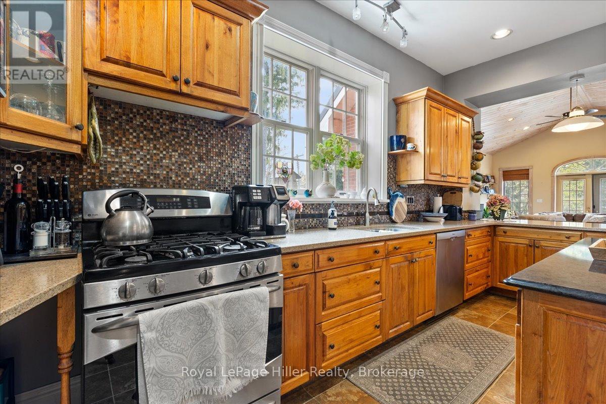 165 Station Road, Perth South, Ontario  N0K 1X0 - Photo 12 - X12128115
