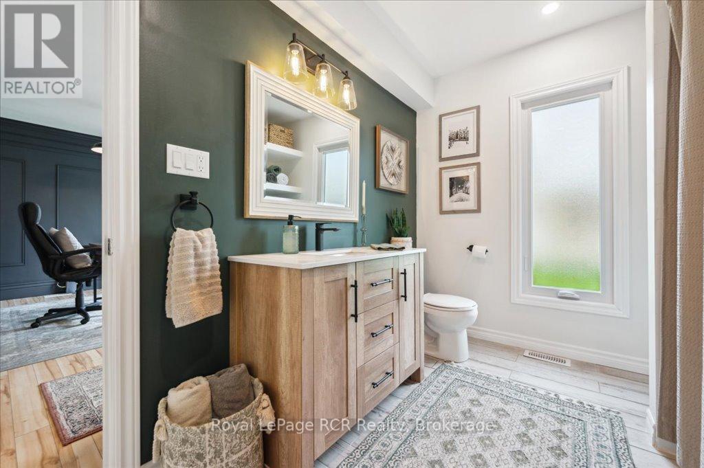 204 Durham Street E, Wellington North, Ontario  N0G 2L2 - Photo 32 - X12128205