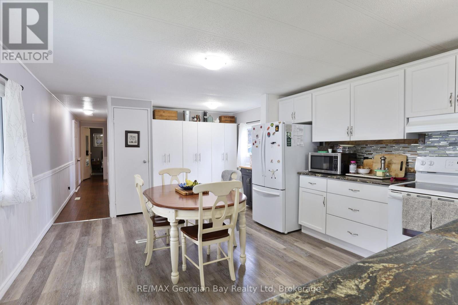 32 Northland Road, Midland, Ontario  L4R 4B5 - Photo 6 - S12128428
