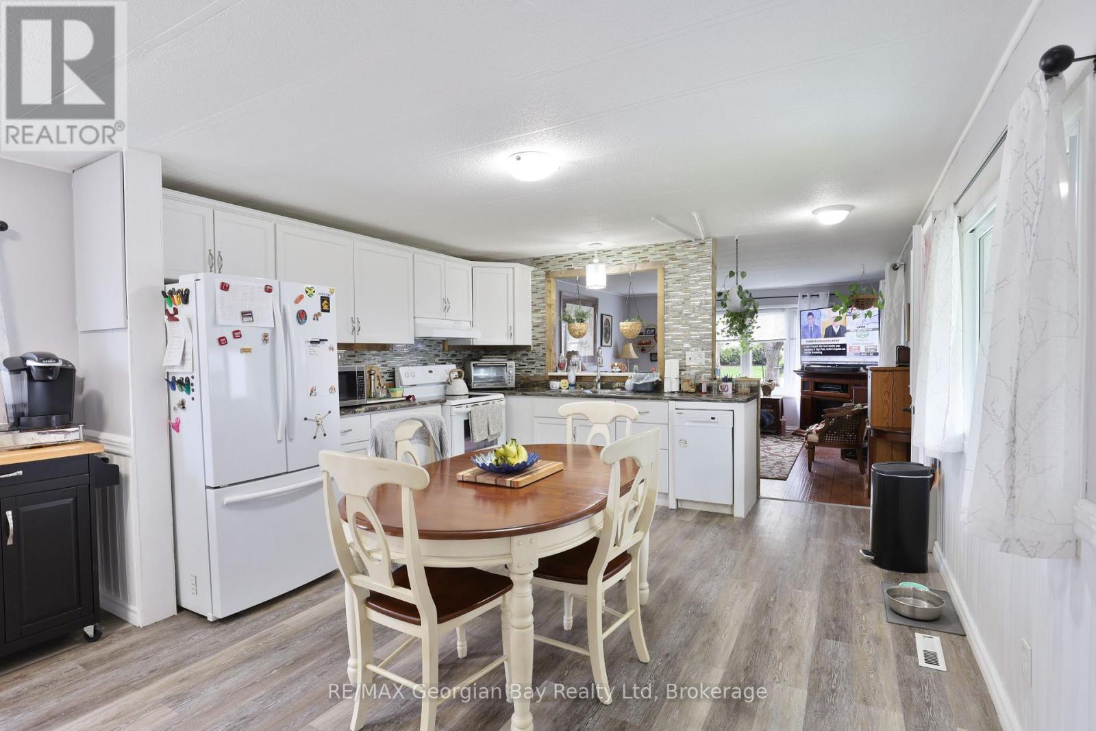 32 Northland Road, Midland, Ontario  L4R 4B5 - Photo 7 - S12128428