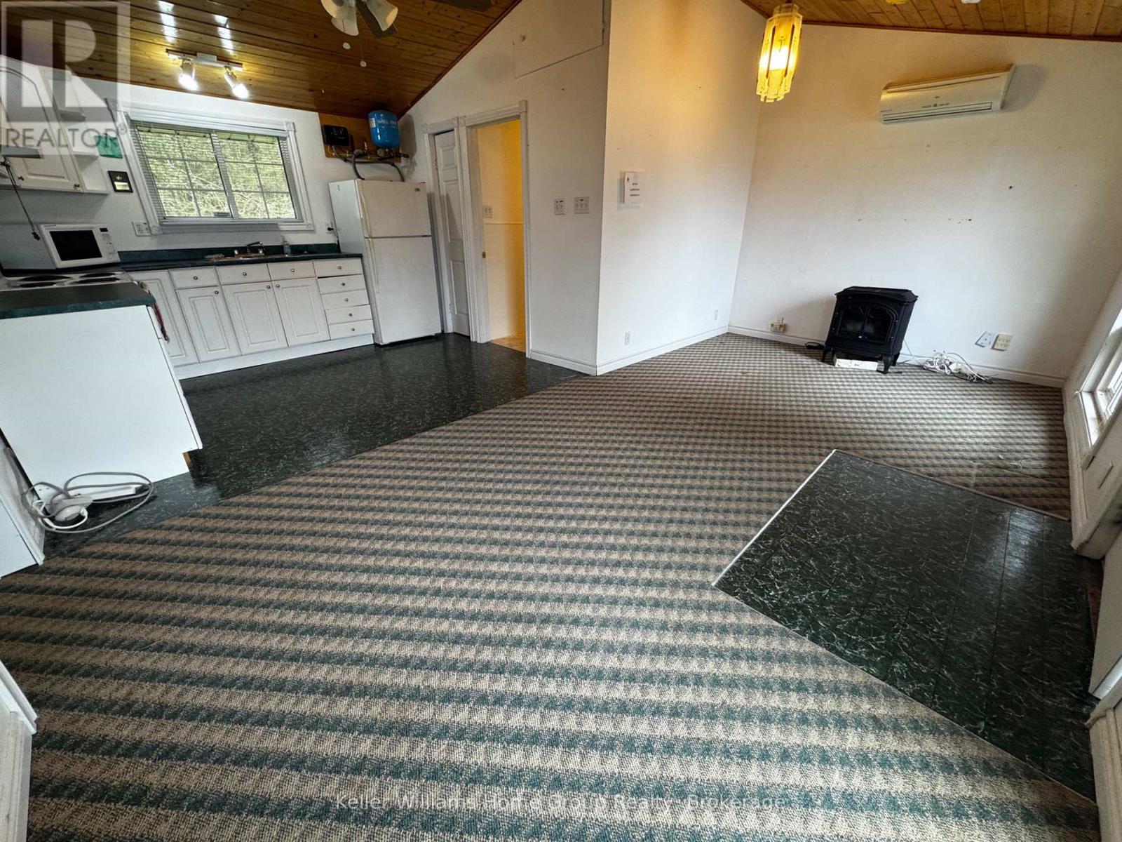 48 Third Line, Centre Wellington, Ontario  N0B 2J0 - Photo 19 - X12128484