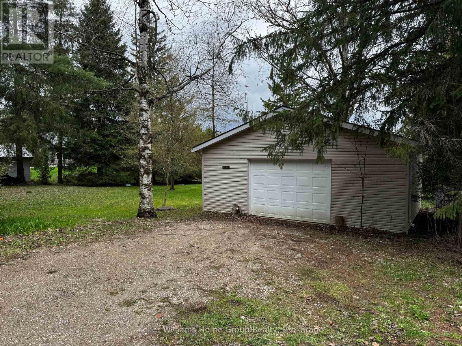 48 Third Line, Centre Wellington, Ontario  N0B 2J0 - Photo 6 - X12128484