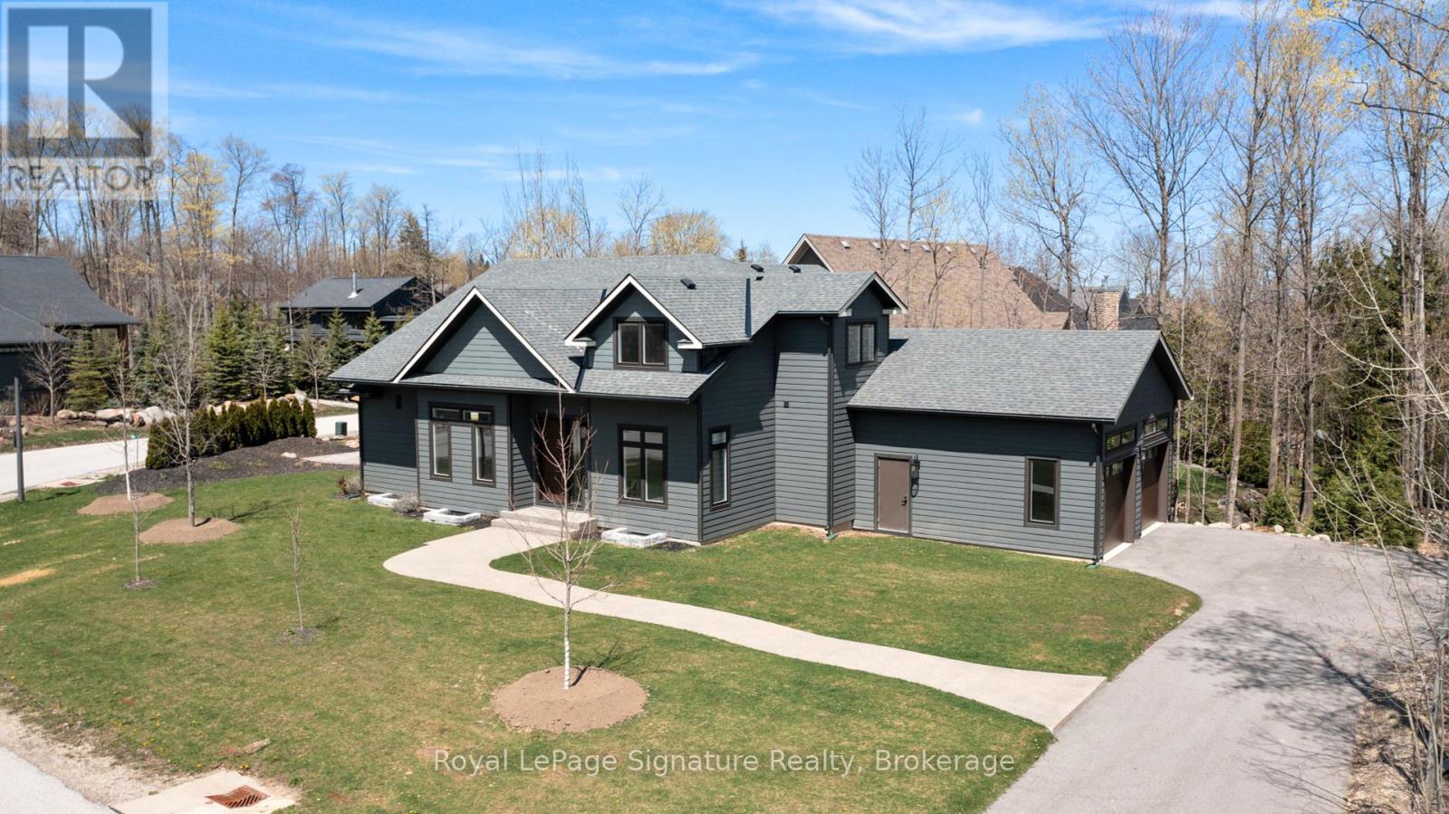 115 Rankin's Crescent, Blue Mountains, Ontario  N0H 2P0 - Photo 2 - X12128512