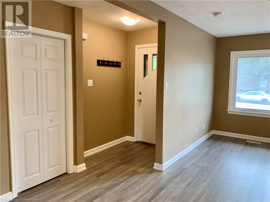 205 Blucher Street Unit# Upper/a, Kitchener, Ontario  N2H 5V6 - Photo 2 - 40725579