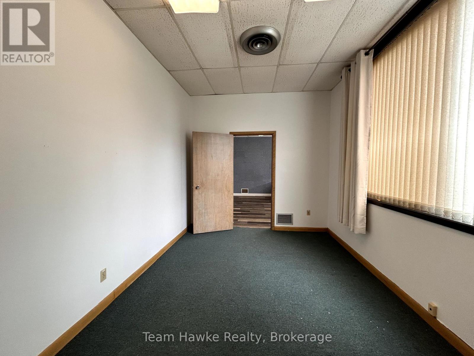 578 King Street, Midland, Ontario  L4R 4P3 - Photo 12 - S12128793