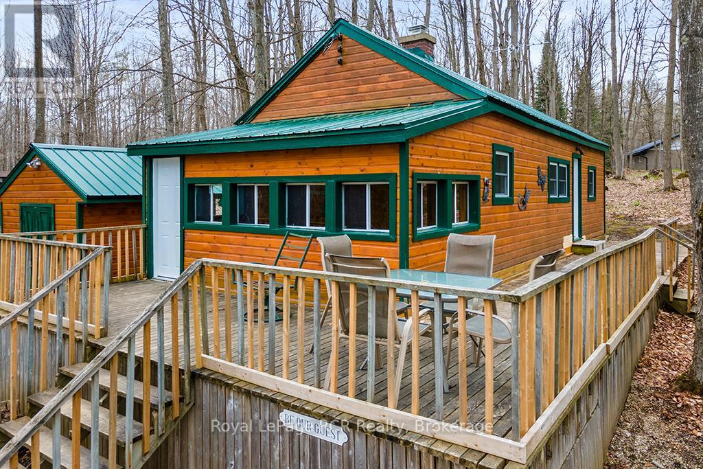 262 Canrobert Street, Grey Highlands, Ontario  N0C 1E0 - Photo 1 - X12128939