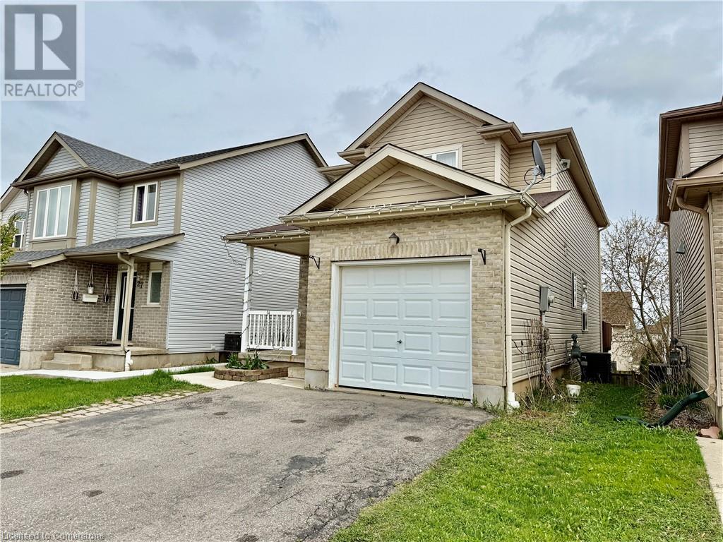 31 Reistview Street, Kitchener, Ontario  N2E 4H3 - Photo 2 - 40725526