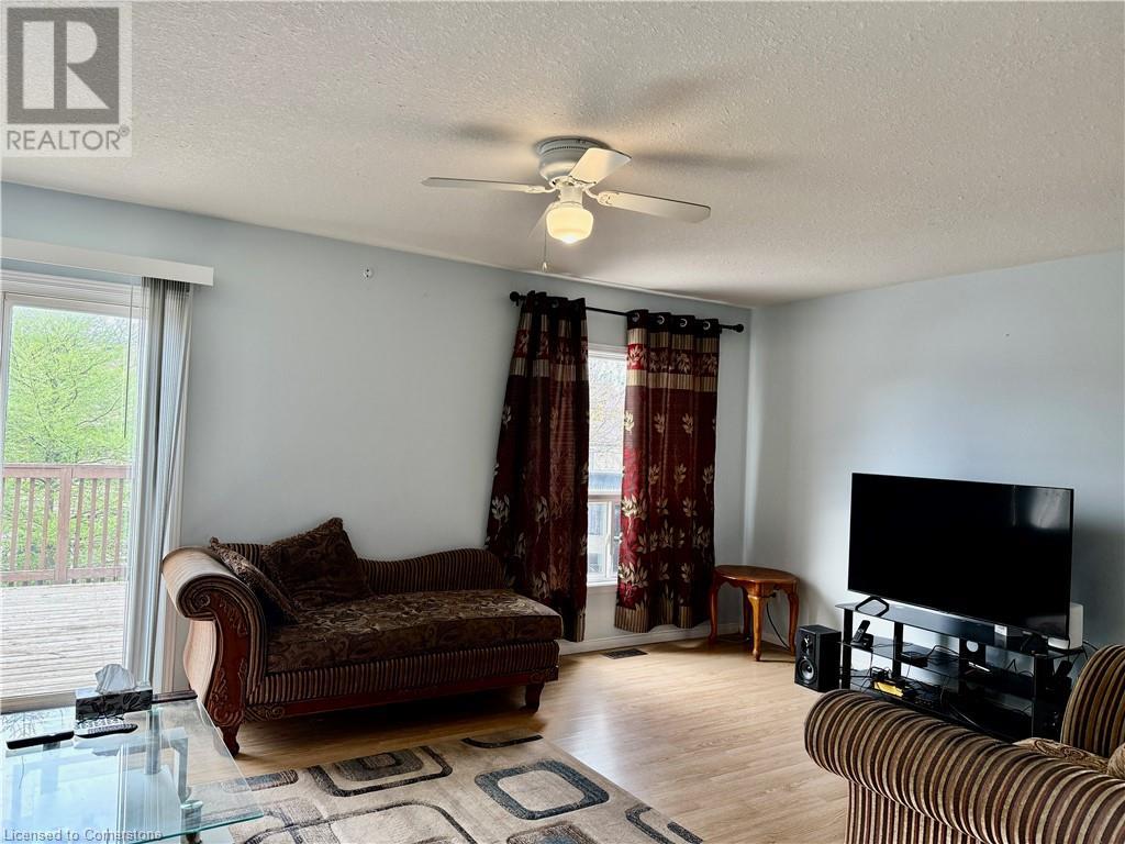 31 Reistview Street, Kitchener, Ontario  N2E 4H3 - Photo 4 - 40725526