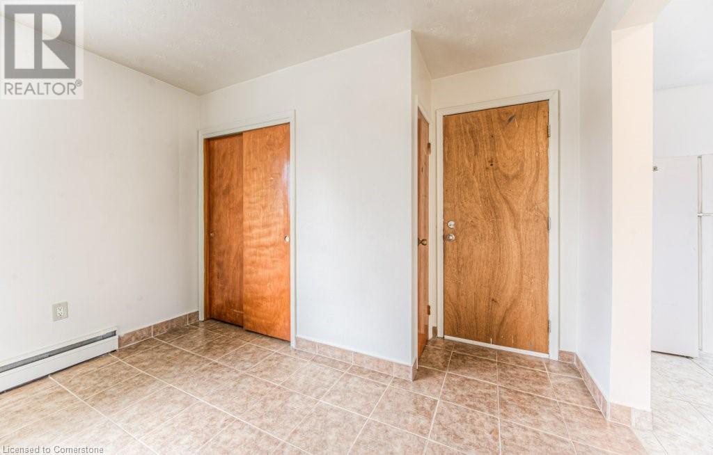 24 Cait Avenue, Kitchener, Ontario  N2C 1G4 - Photo 5 - 40719549
