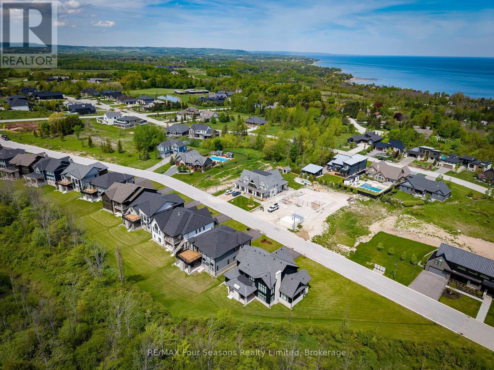 132 Dorothy Drive, Blue Mountains, Ontario  N0H 2P0 - Photo 41 - X12129457