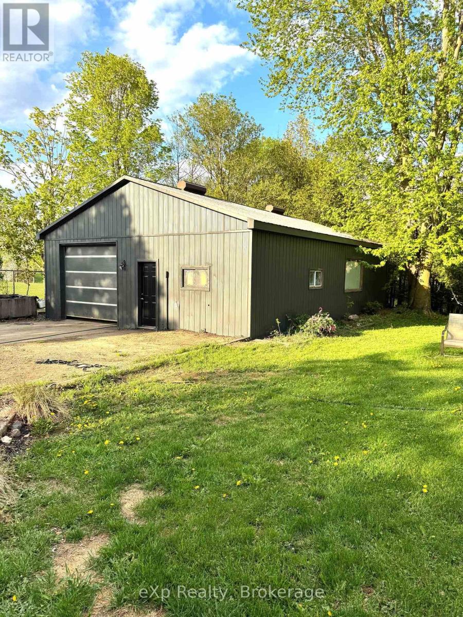 572 Louisa Street, West Grey, Ontario  N0G 1C0 - Photo 10 - X12129479