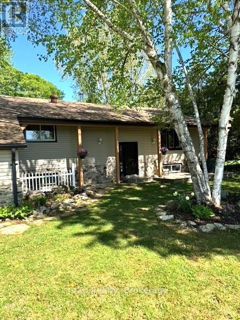 572 Louisa Street, West Grey, Ontario  N0G 1C0 - Photo 3 - X12129479