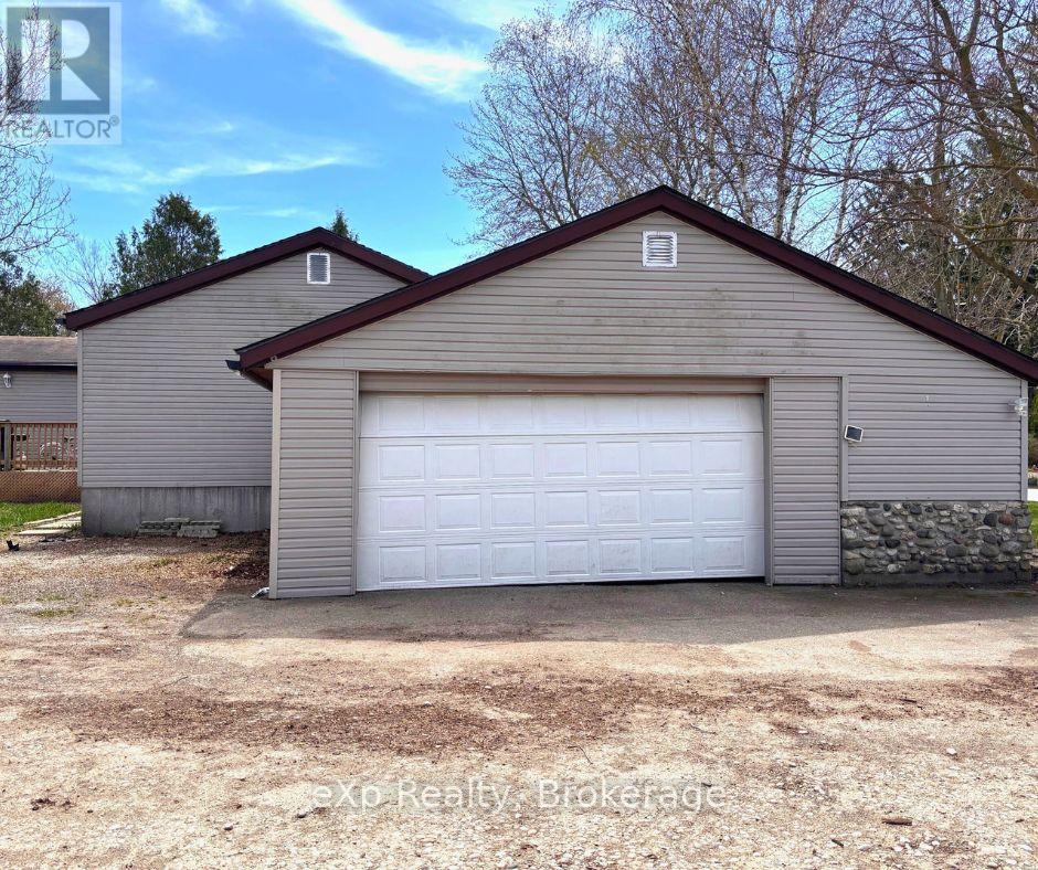572 Louisa Street, West Grey, Ontario  N0G 1C0 - Photo 40 - X12129479