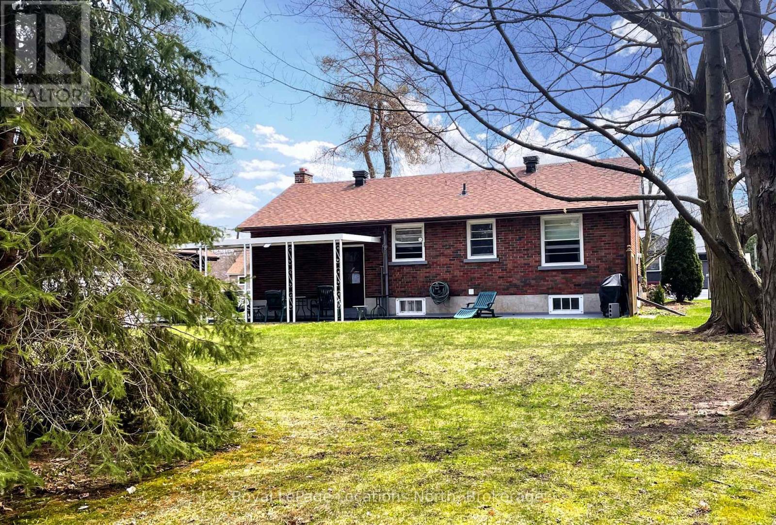 212 Kirkwood Drive, Clearview, Ontario  L0M 1S0 - Photo 11 - S12129549