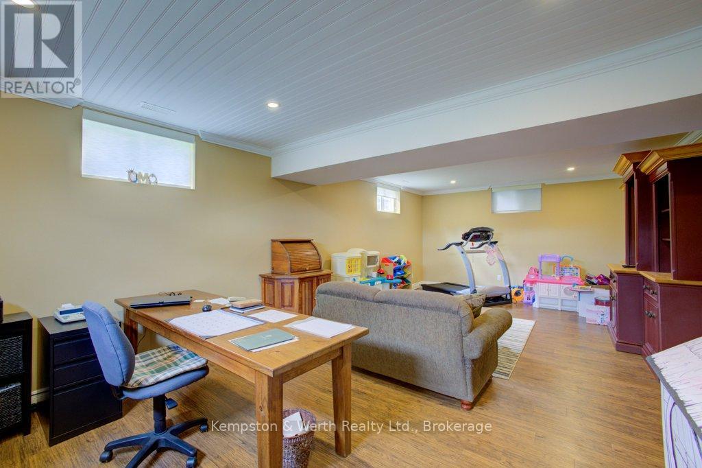 112 Old Bridge Road S, West Grey, Ontario  N4N 3B8 - Photo 18 - X12129544