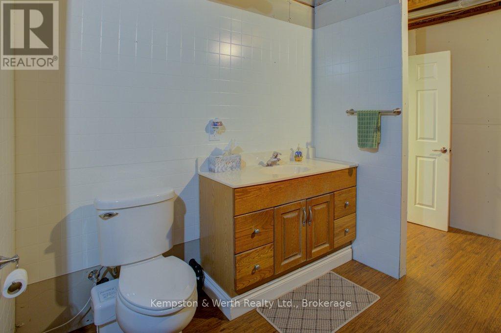 112 Old Bridge Road S, West Grey, Ontario  N4N 3B8 - Photo 22 - X12129544