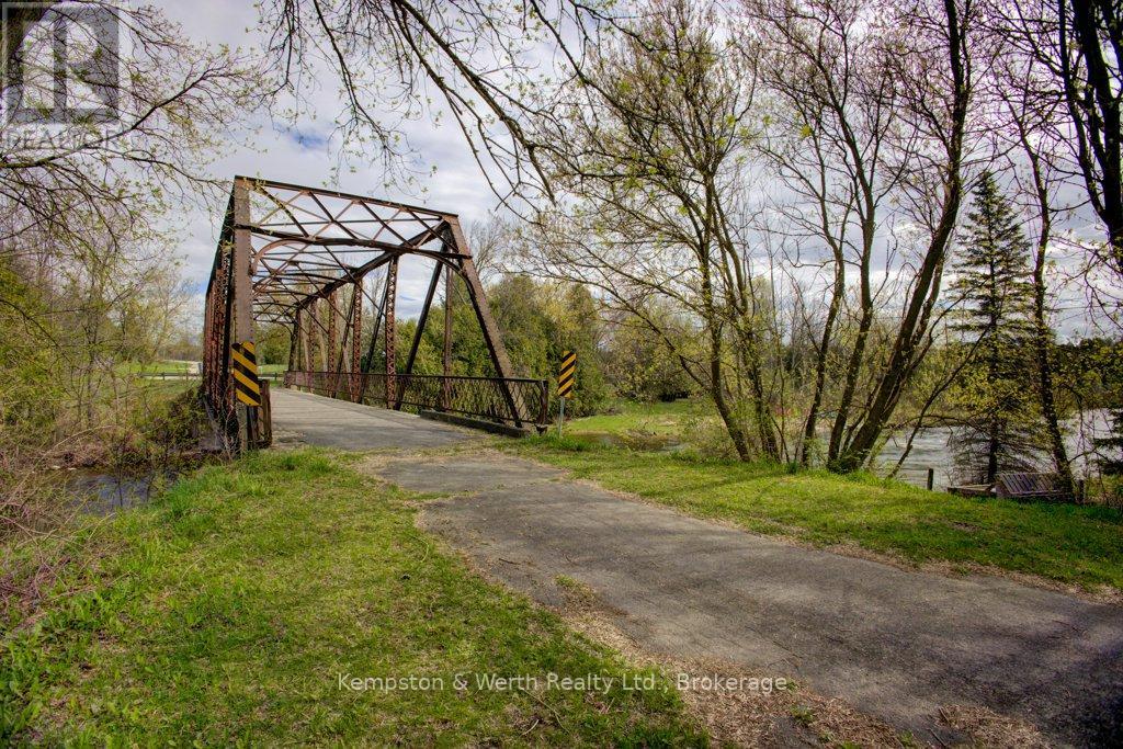 112 Old Bridge Road S, West Grey, Ontario  N4N 3B8 - Photo 43 - X12129544
