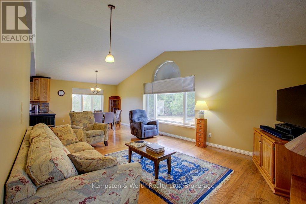 112 Old Bridge Road S, West Grey, Ontario  N4N 3B8 - Photo 5 - X12129544