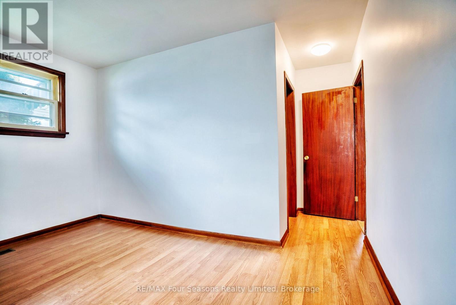 120 Charles Street W, Wellington North, Ontario  N0G 1A0 - Photo 11 - X12129603