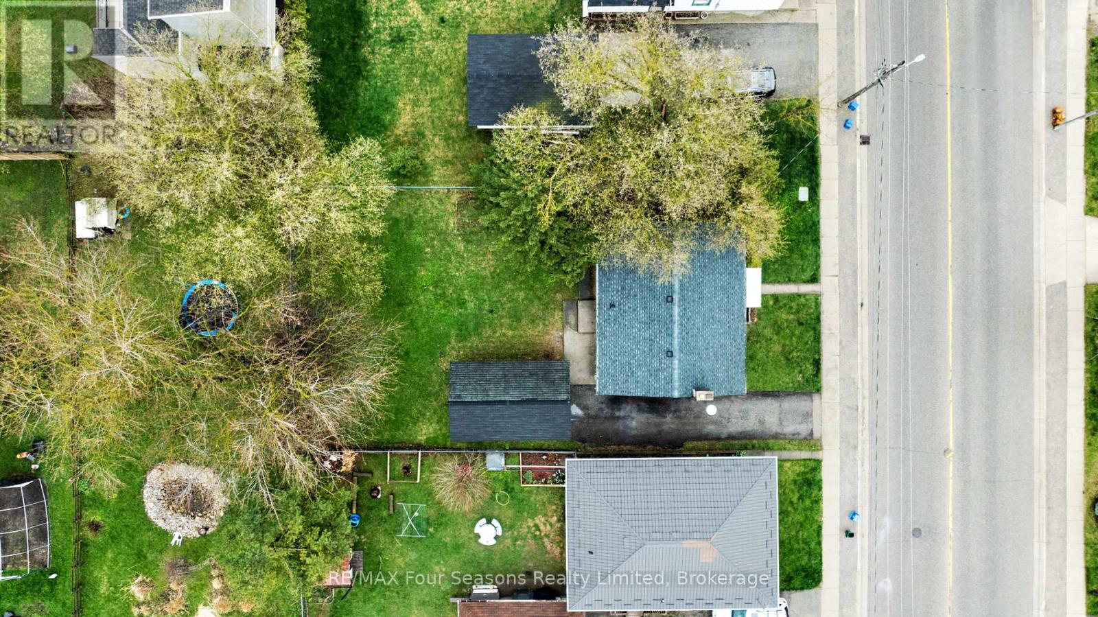 120 Charles Street W, Wellington North, Ontario  N0G 1A0 - Photo 19 - X12129603