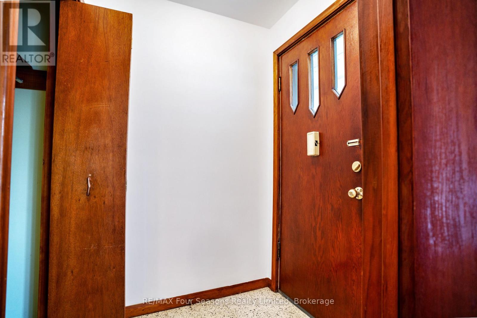 120 Charles Street W, Wellington North, Ontario  N0G 1A0 - Photo 7 - X12129603