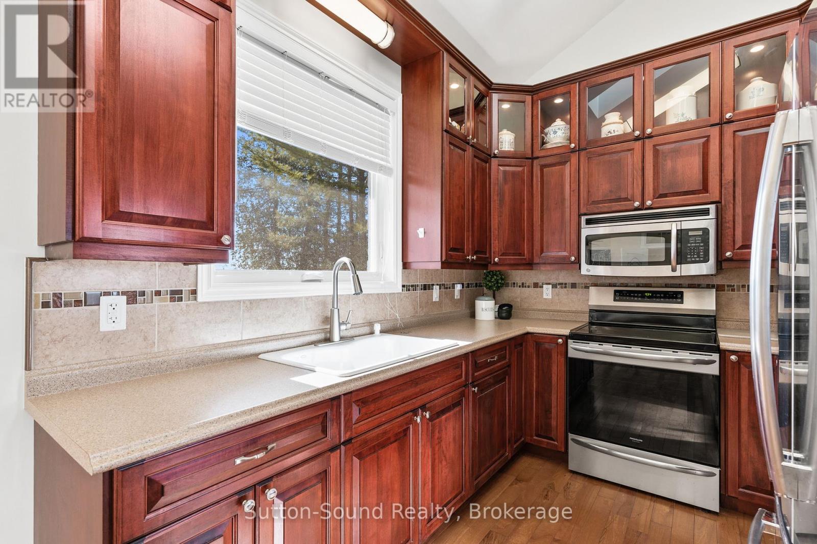 339605 Presqu'ile Road, Georgian Bluffs, Ontario  N0H 1S0 - Photo 11 - X12129641