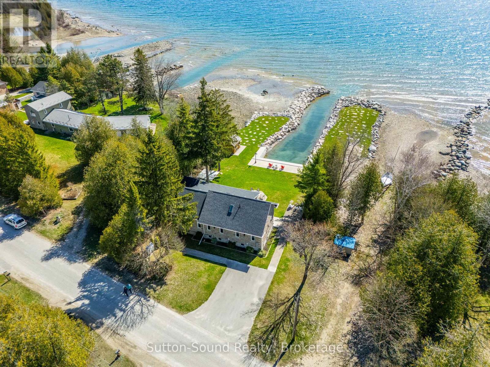 339605 Presqu'ile Road, Georgian Bluffs, Ontario  N0H 1S0 - Photo 2 - X12129641