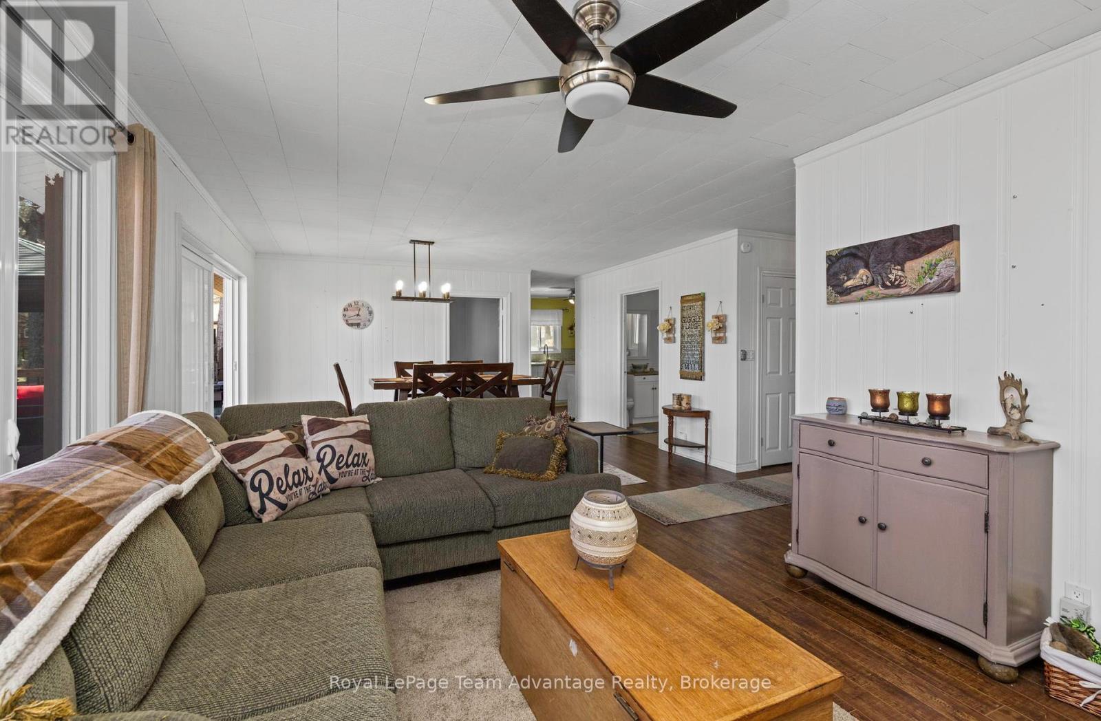 758 Paradise Lane, Parry Sound, Ontario  P2A 2X4 - Photo 4 - X12129908