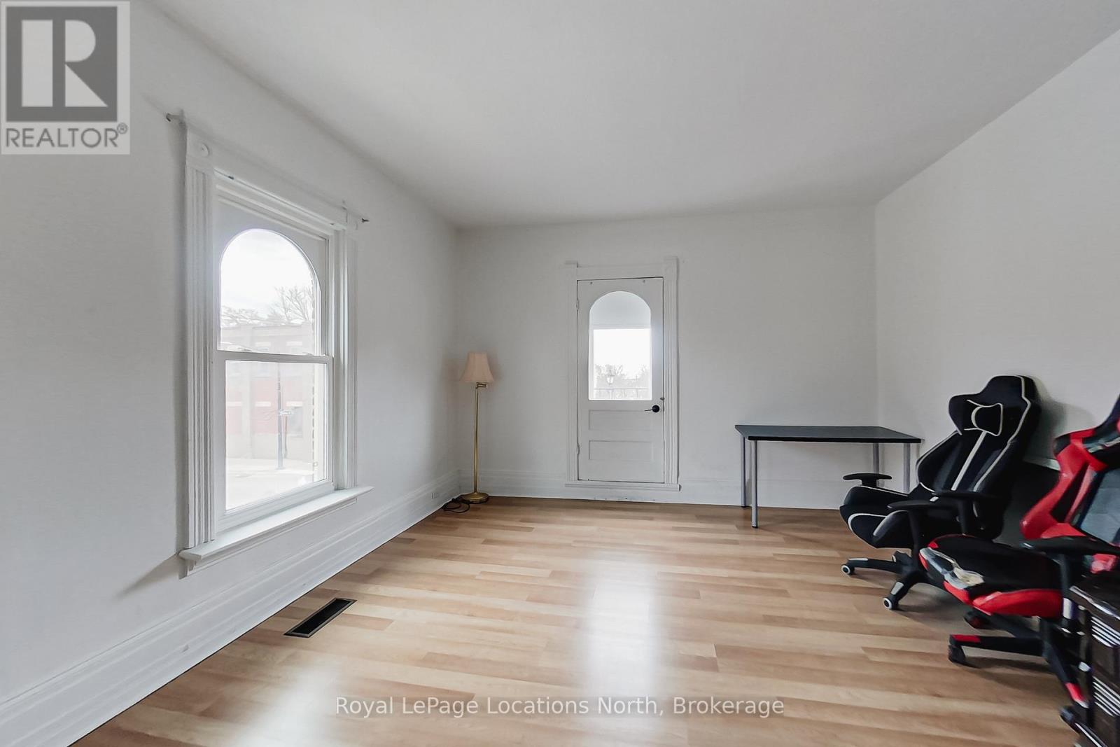 9 Collingwood Street W, Meaford, Ontario  N4L 1N8 - Photo 5 - X12129963