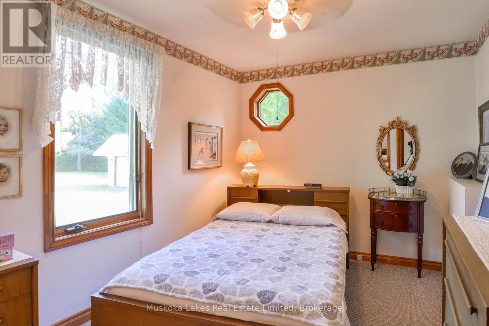 93 Steeles Road, Seguin, Ontario  P0C 1J0 - Photo 10 - X12130001