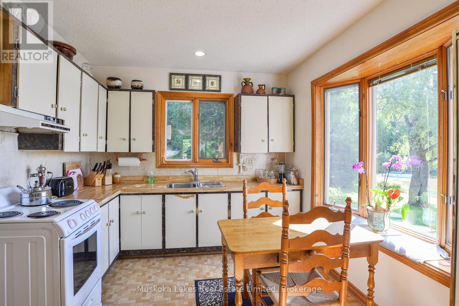 93 Steeles Road, Seguin, Ontario  P0C 1J0 - Photo 8 - X12130001