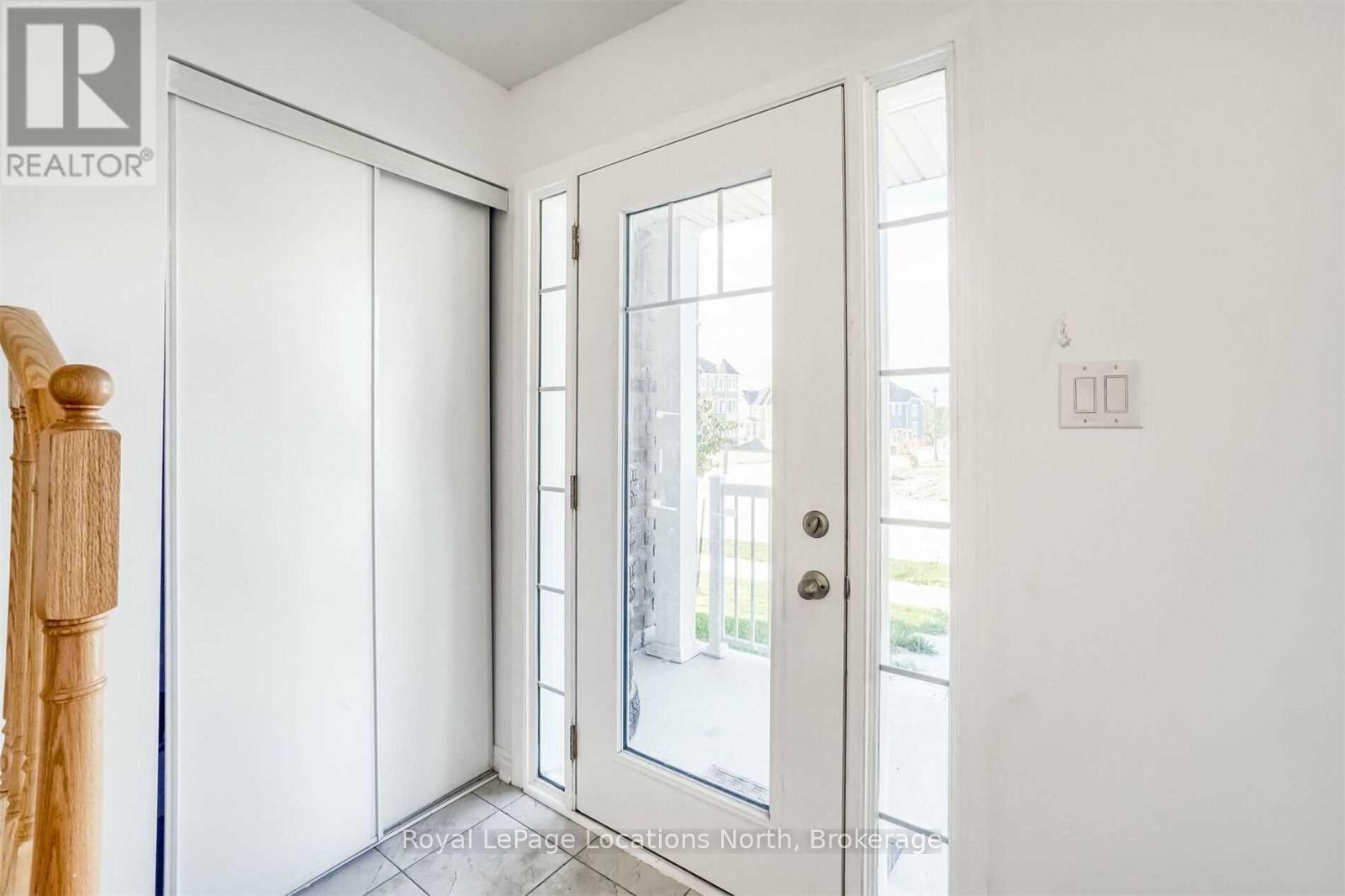 152 Village Gate Drive, Wasaga Beach, Ontario  L9Z 0J7 - Photo 2 - S12130390
