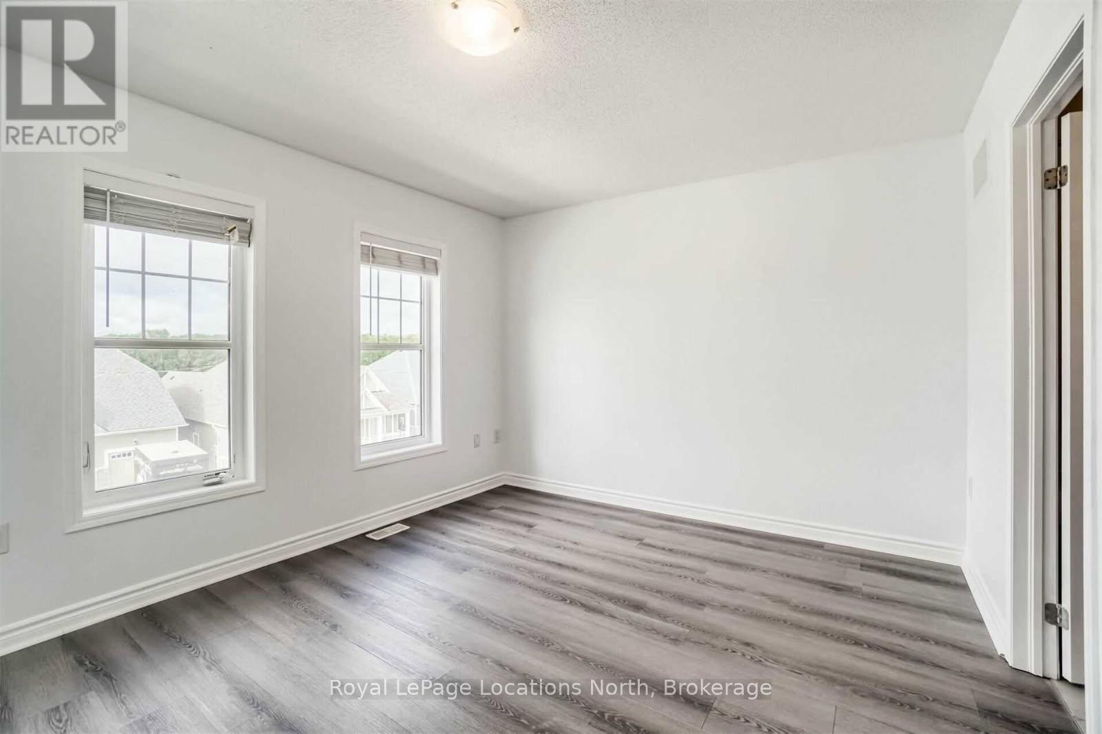 152 Village Gate Drive, Wasaga Beach, Ontario  L9Z 0J7 - Photo 21 - S12130390