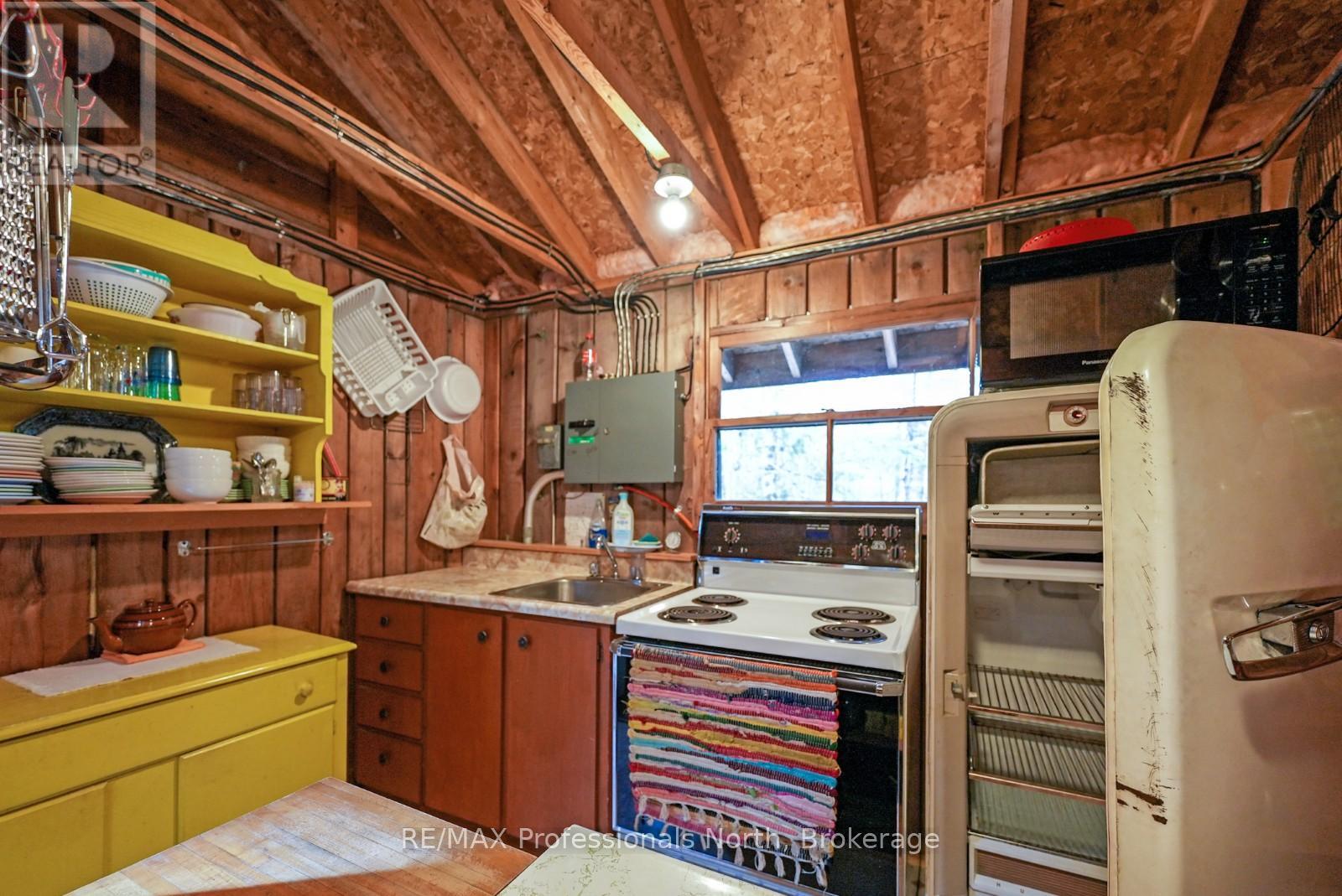 1011 Tadmore Trail, Dysart Et Al, Ontario  K0M 1S0 - Photo 11 - X12130515