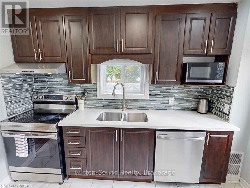 514 Frank Street, South Bruce Peninsula, Ontario  N0H 2T0 - Photo 11 - X12130707