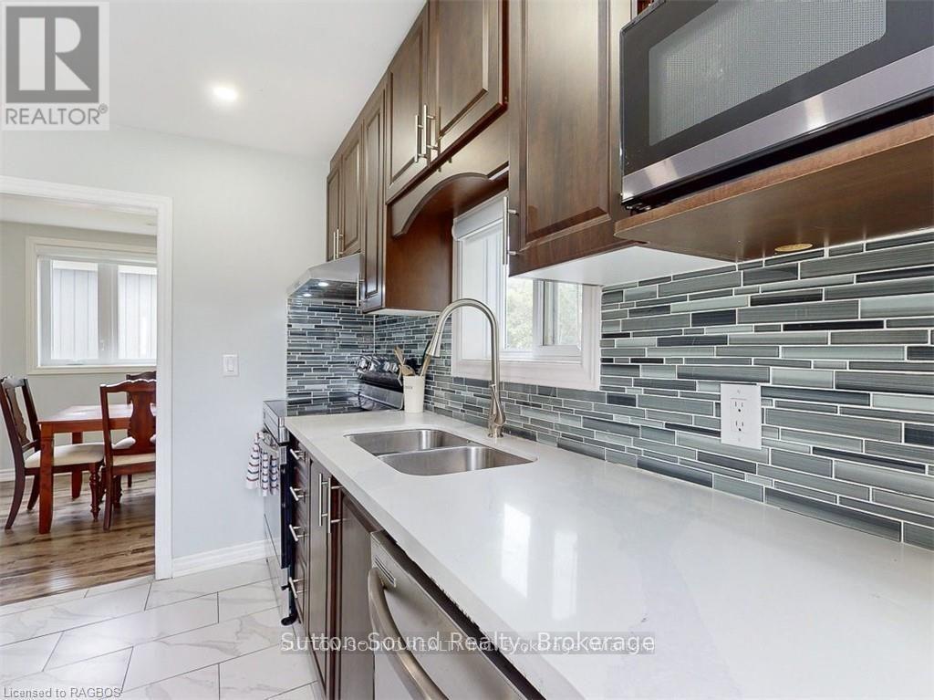 514 Frank Street, South Bruce Peninsula, Ontario  N0H 2T0 - Photo 12 - X12130707