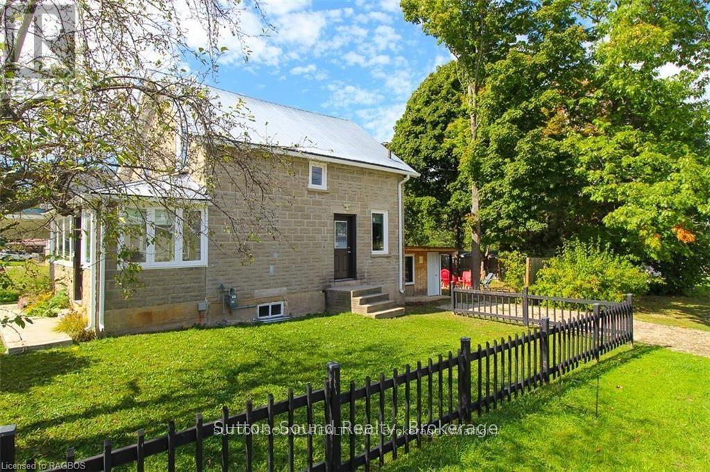 514 Frank Street, South Bruce Peninsula, Ontario  N0H 2T0 - Photo 3 - X12130707