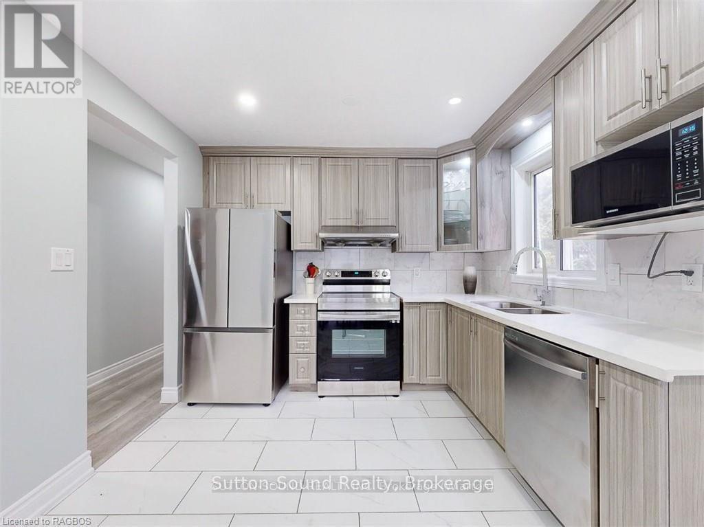379 Isaac Street, South Bruce Peninsula, Ontario  N0H 2T0 - Photo 11 - X12130792