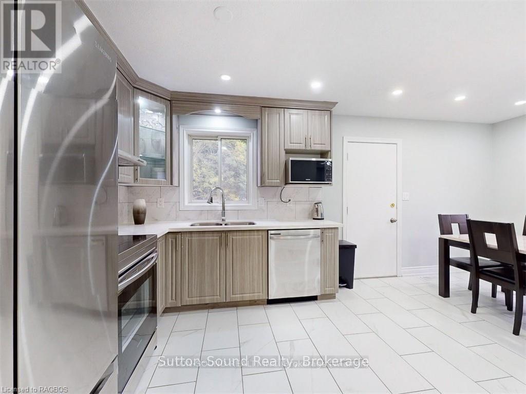379 Isaac Street, South Bruce Peninsula, Ontario  N0H 2T0 - Photo 13 - X12130792
