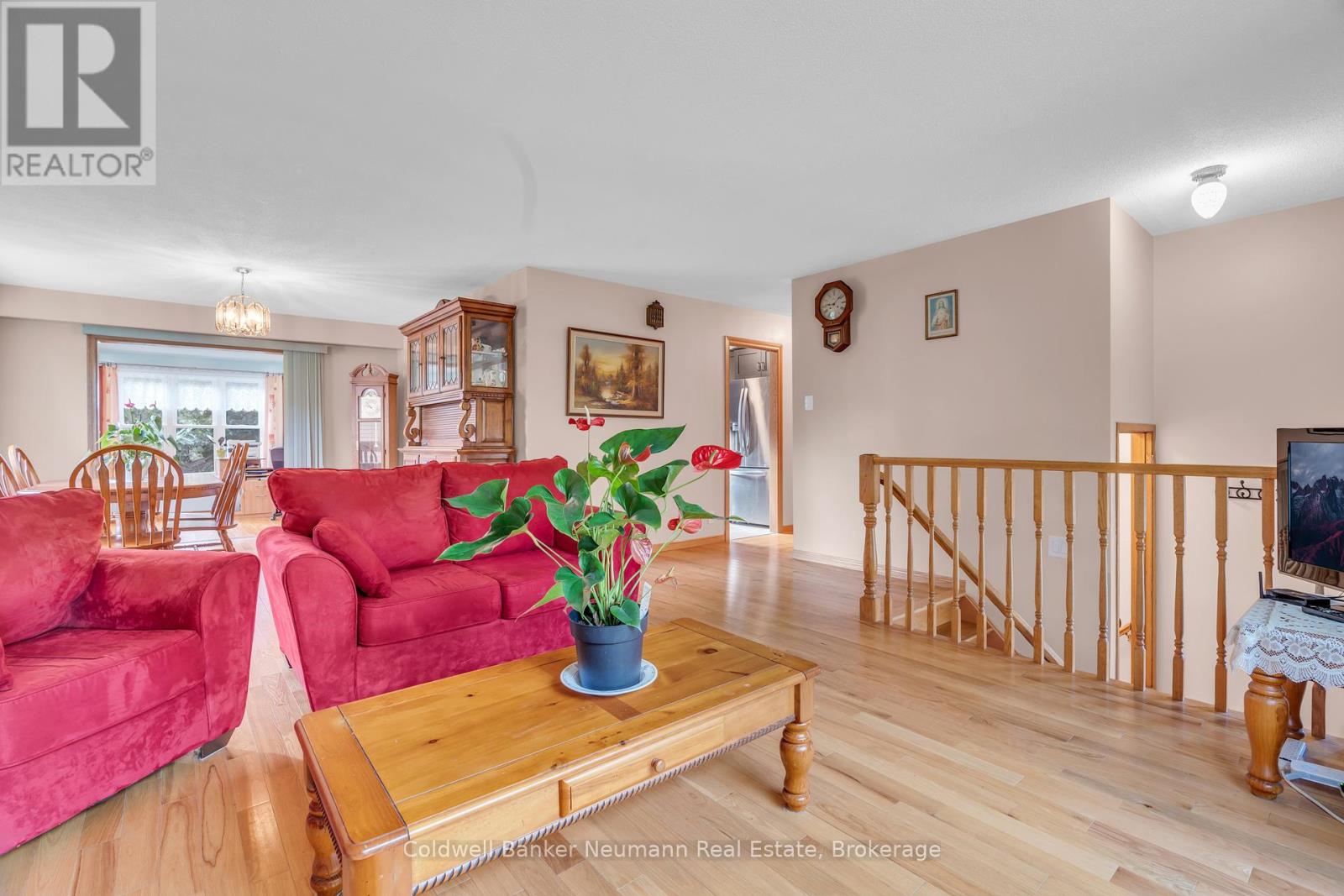 2 Hamilton Drive, Guelph/eramosa, Ontario  N1E 0N9 - Photo 5 - X12130820