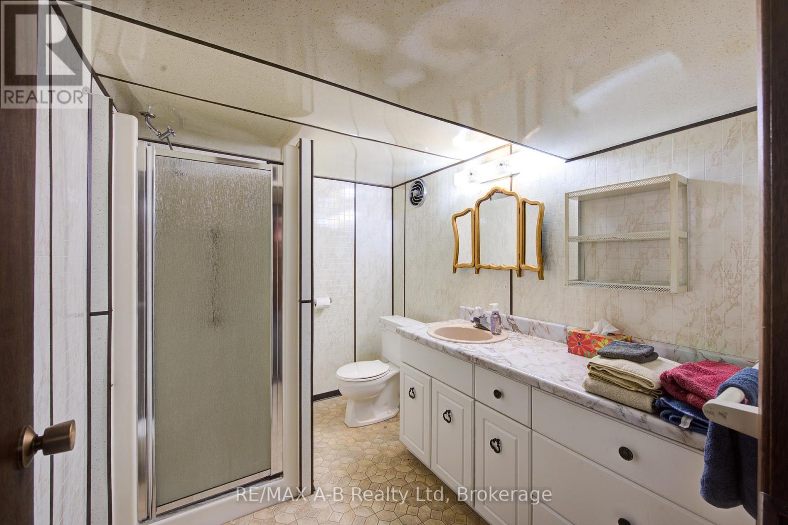 99 Woodstock Street N, East Zorra-Tavistock, Ontario  N0B 2R0 - Photo 37 - X12130918