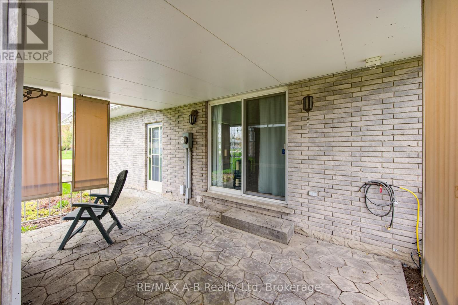 99 Woodstock Street N, East Zorra-Tavistock, Ontario  N0B 2R0 - Photo 6 - X12130918
